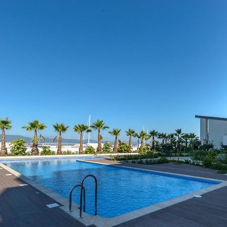 Luxury Modern Apartment With Exceptional Views! Hosted By Sweetstay ยิบรอลตาร์ ภายนอก รูปภาพ