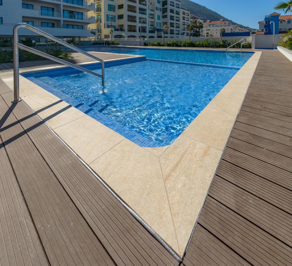 Luxury Modern Apartment With Exceptional Views! Hosted By Sweetstay ยิบรอลตาร์ ภายนอก รูปภาพ