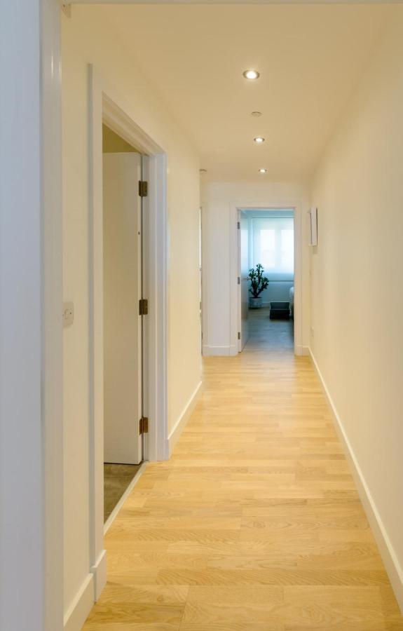 Luxury Modern Apartment With Exceptional Views! Hosted By Sweetstay ยิบรอลตาร์ ภายนอก รูปภาพ