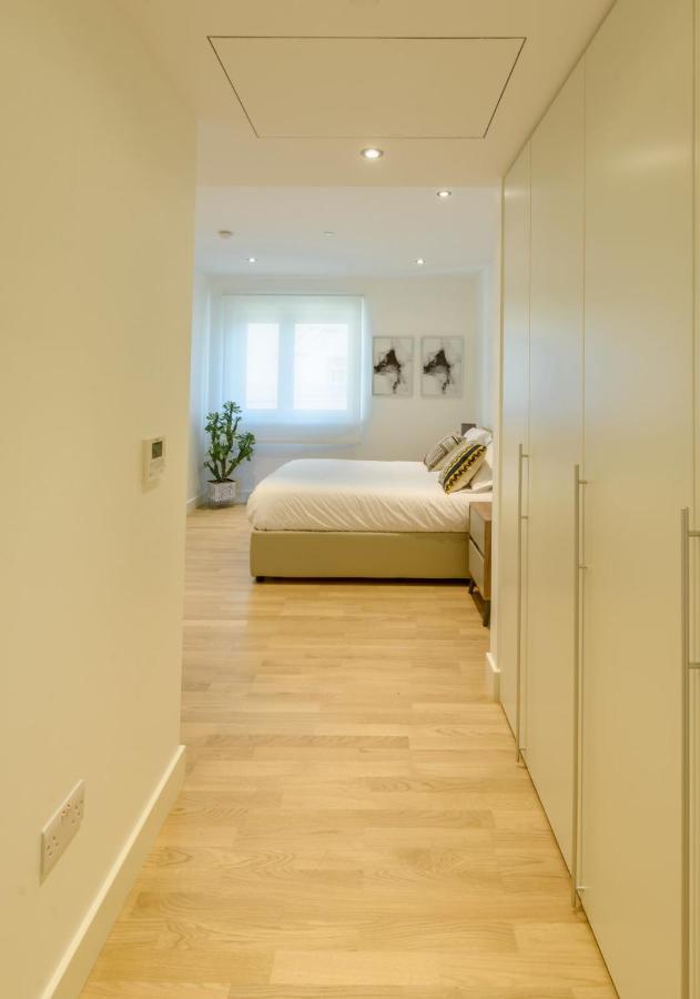 Luxury Modern Apartment With Exceptional Views! Hosted By Sweetstay ยิบรอลตาร์ ภายนอก รูปภาพ